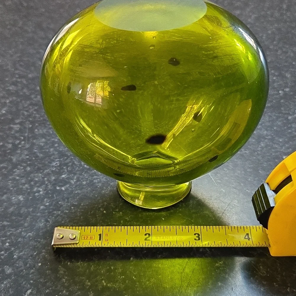 Sharon Fujimoto Handblown Sign Art Green Glass Flakes Bud Vase Vintage Japanese